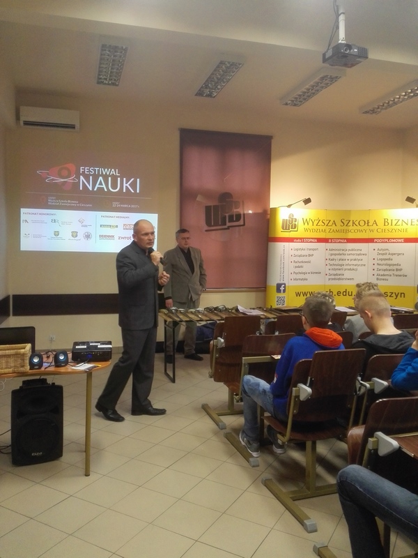 Langer na Festiwalu Nauki w Wyższej Szkole Biznesu w Cieszynie.